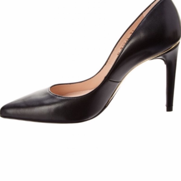Stuwart Weitzman / Leather Pump - Picture 2 of 2